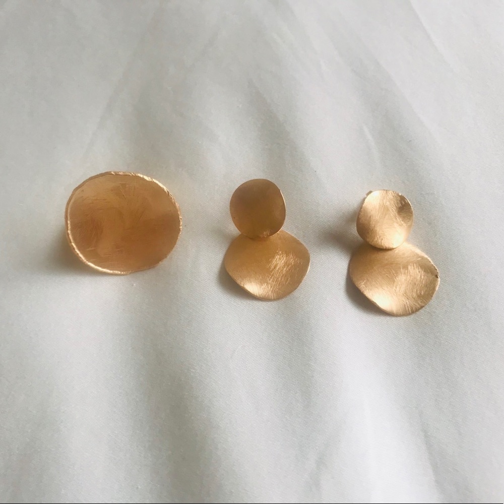 Earrings and ring gold bath